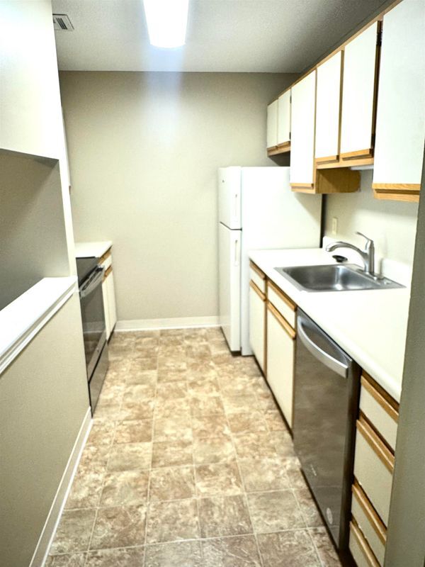 Building Photo - 130 Eastern, Unit #302