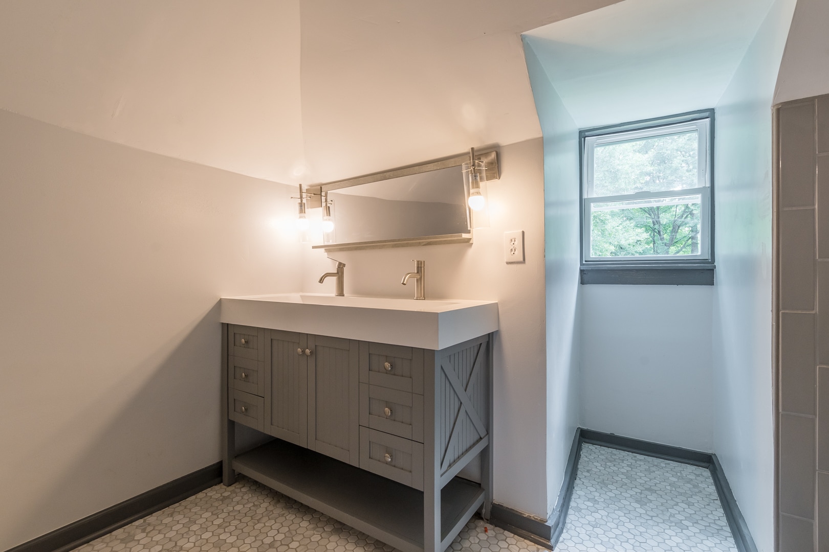 Upstairs bathroom - 1393 Westview Dr SW