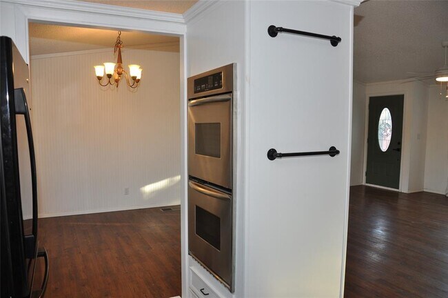 Building Photo - 367 Mesquite St