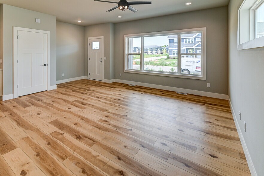 Building Photo - 4863 Lacy Rd