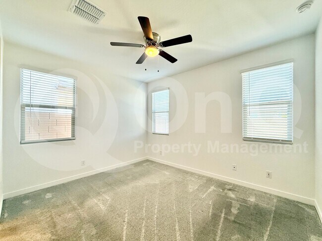 Building Photo - 9432 W Roma Ave