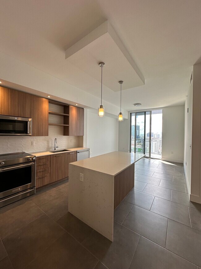 Building Photo - 235 NE 29th St