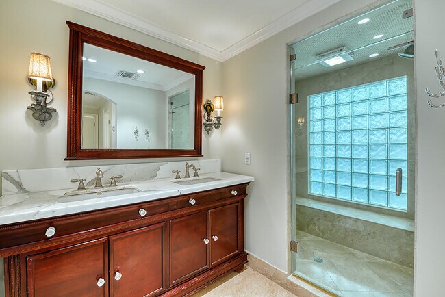 Building Photo - 2288 N Wallen Dr
