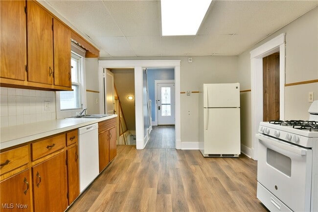 Building Photo - 2785 Deforest Rd SE