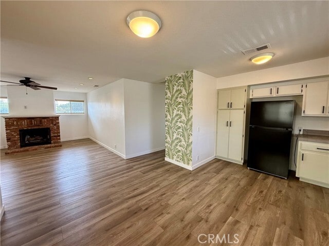 Building Photo - 190 Costa Mesa St