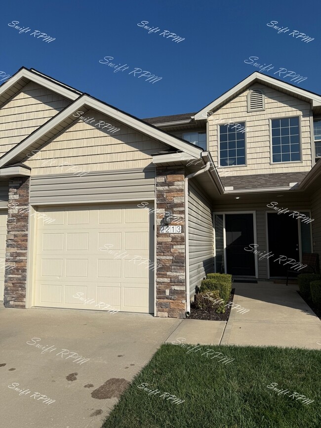 Building Photo - 2213 Burningwood