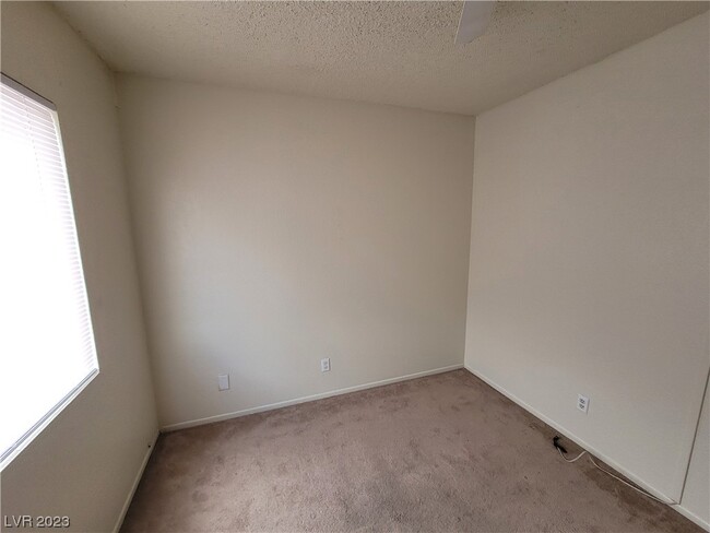 Building Photo - 241 Misty Isle Ln