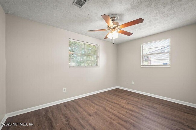 Building Photo - 10814 Indies Dr S