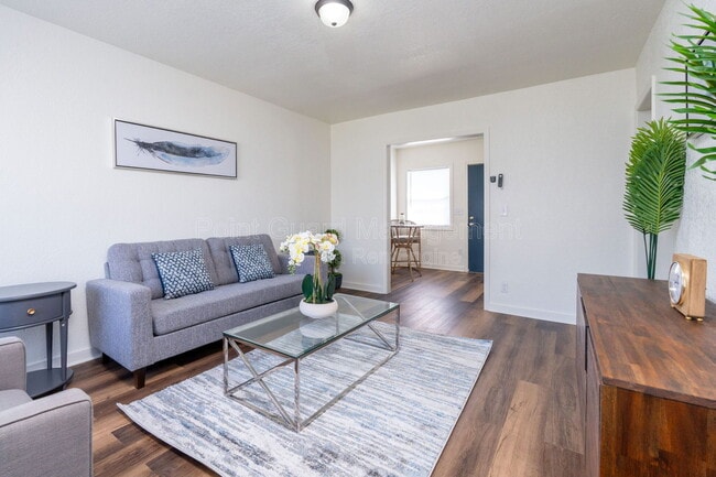 Building Photo - 859 S Beverly St