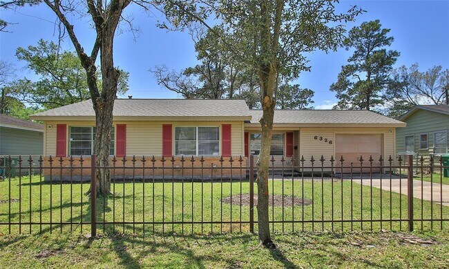 Primary Photo - 6326 Guadalupe St