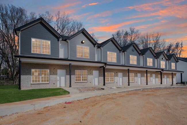 Building Photo - 15 Highland Blf Wy