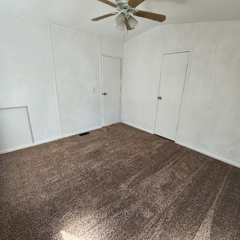 Building Photo - 15275 Country W Dr