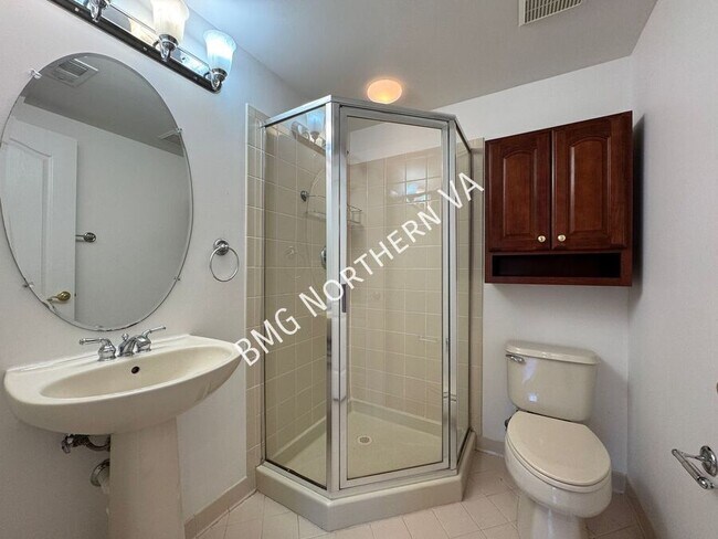 Building Photo - 3091 McKinnon Way