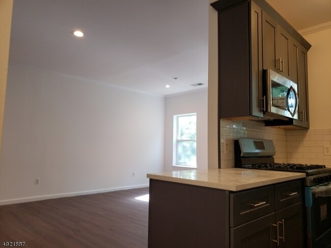 Building Photo - 1201 Brittany Dr
