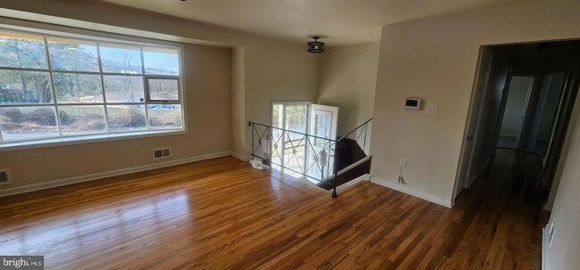 Building Photo - 5616 Old Temple Hill Rd