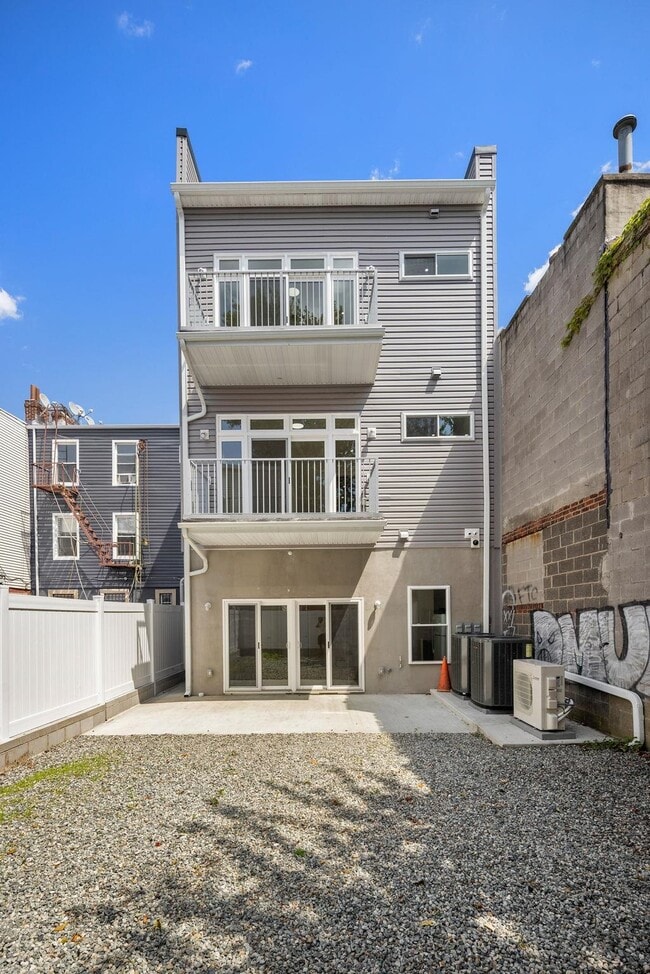 Building Photo - 153 New York Ave