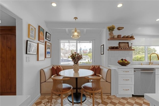 Building Photo - 23936 Nomar St