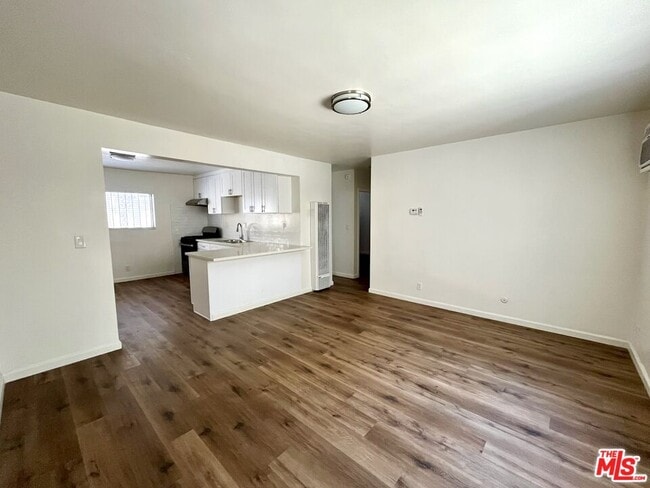 Building Photo - 829 Alpine St