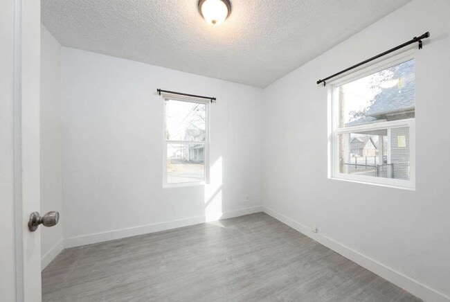 Building Photo - 2012 N Cincinnati St