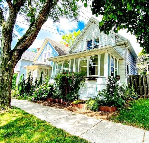 Building Photo - 222 Sanford St