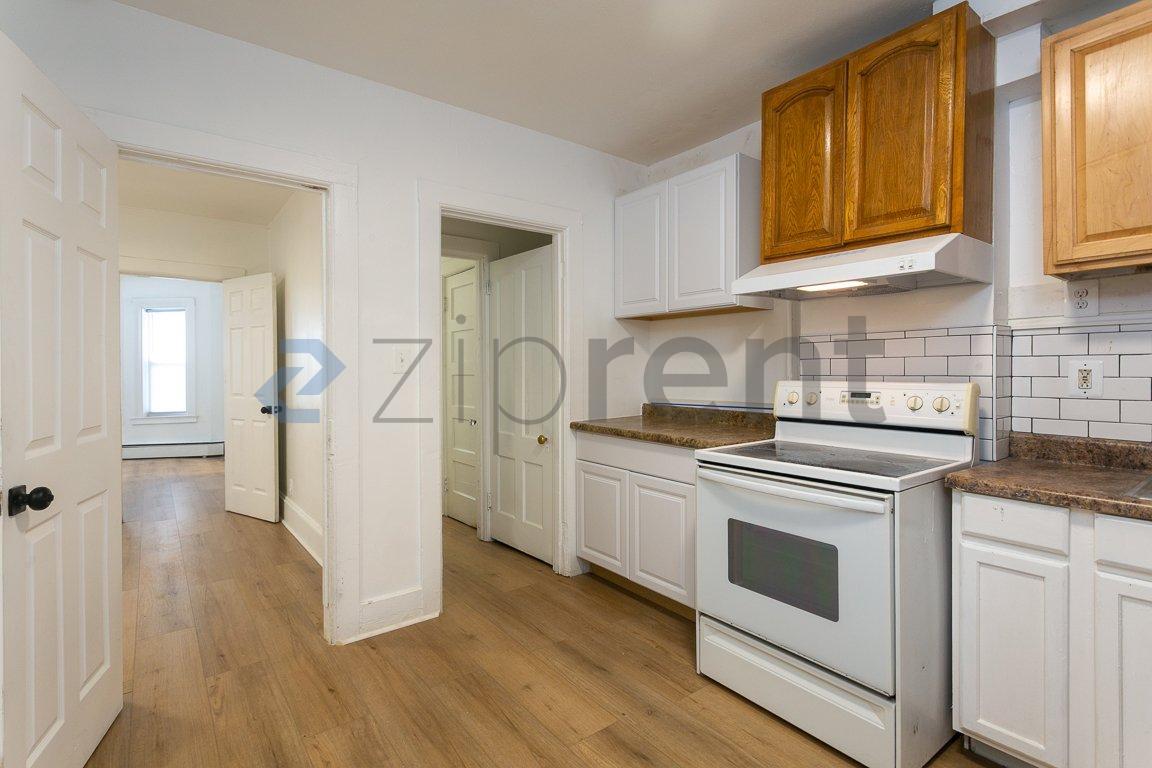 Building Photo - Unit 1R