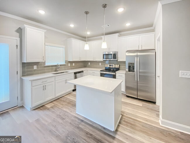 Building Photo - 1466 Fern Ridge Ln