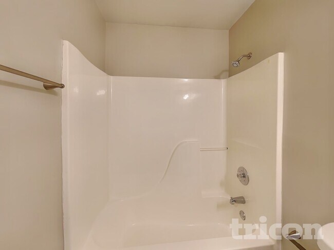 Building Photo - 210 Kennedy Dr