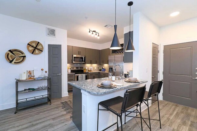 Primary Photo - Available Now – Beautiful Apartment for Rent