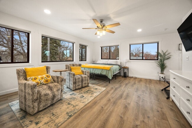 Building Photo - 420 N 6th Ave