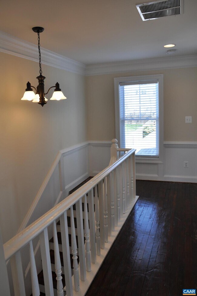 Building Photo - 827 Nalle St