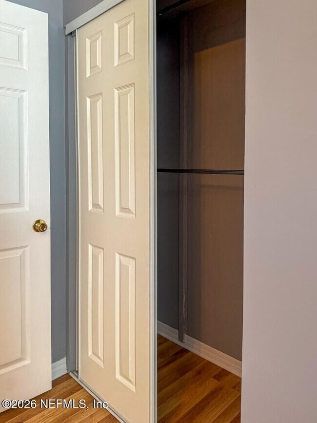 Building Photo - 360 Canis Dr W