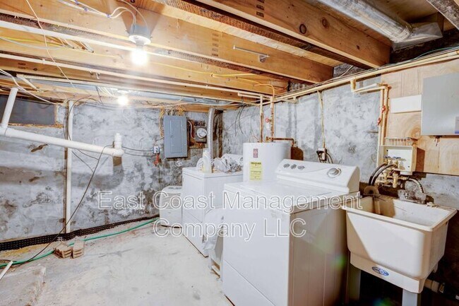 Building Photo - 1122 Scott St