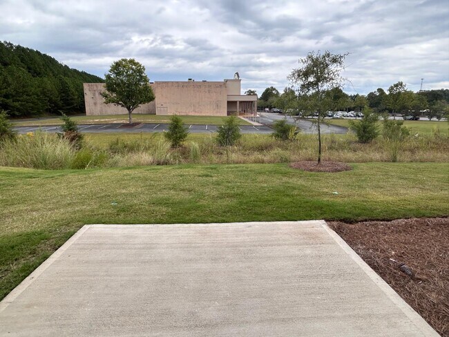 Building Photo - 108 Founders Dr