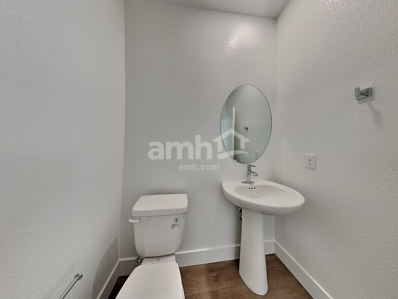 Building Photo - 11141 Magallanes St