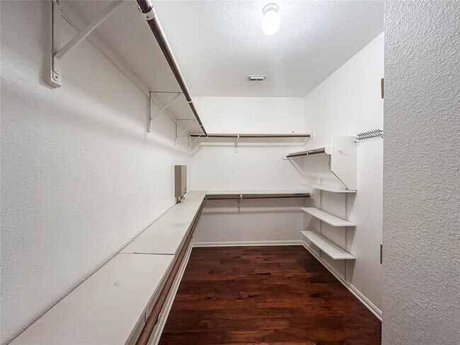 Building Photo - 6002 Salcon Cliff Dr