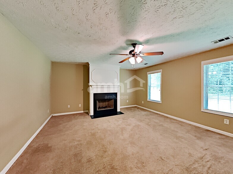 Building Photo - 3442 Kittery Dr