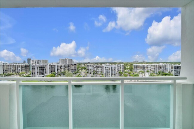Building Photo - 3000 S Ocean Dr