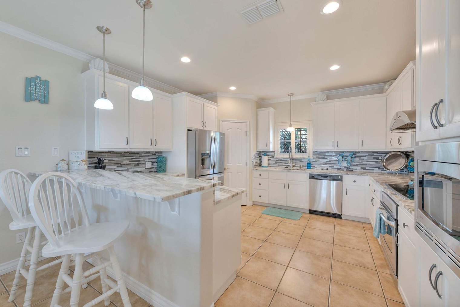 Building Photo - 660 Kara Dr