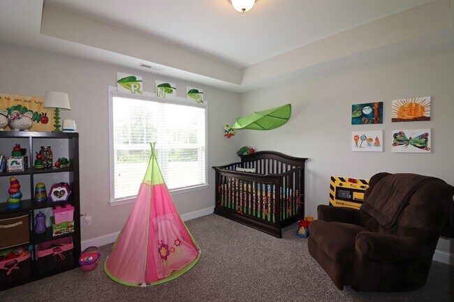 Building Photo - "Spacious 4-Bedroom Gem with 3.5 Baths and...