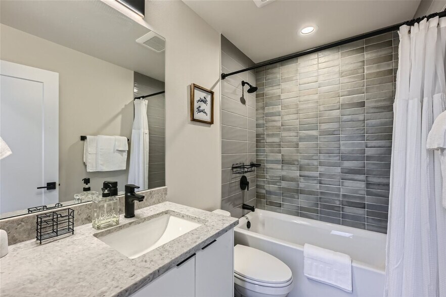 Building Photo - 4308 Wallingford Ave N