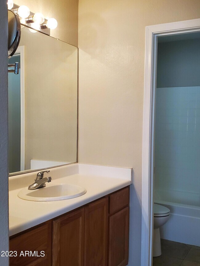 Building Photo - 15021 W Ventura St