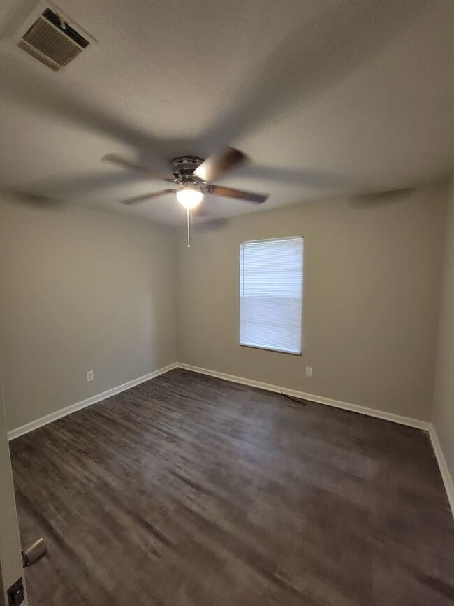 Building Photo - ~1530 Whitney Street