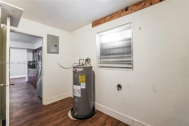 Building Photo - 5801 Royal Palm Blvd