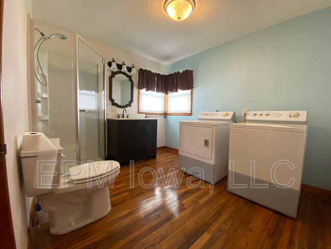 Building Photo - 900 4th Ave