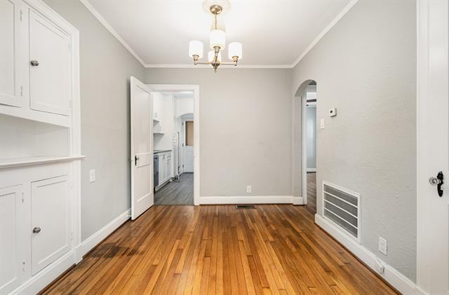 Building Photo - 5924 La Vista Dr