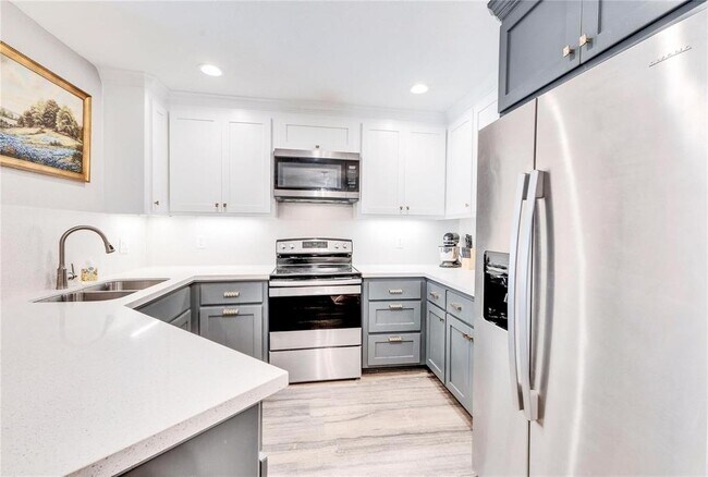 Building Photo - 2450 Wickersham Ln