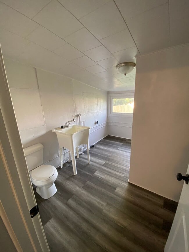 Building Photo - Charming 3 BR /2 BA Home in Lancaster City