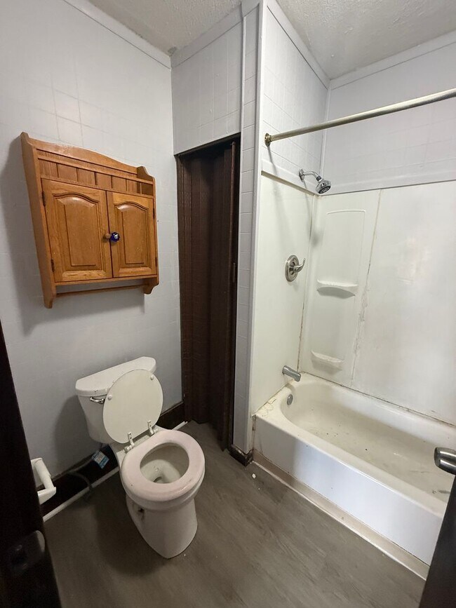 Building Photo - 3bd Single Garfield Hts Section 8 MOVE-IN SPECIAL FOR PERMANENT VOUCHERS