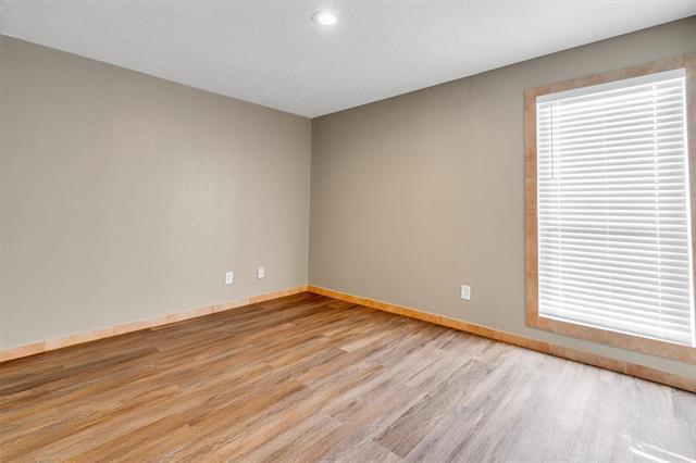 Building Photo - 5727 Richmond Ave