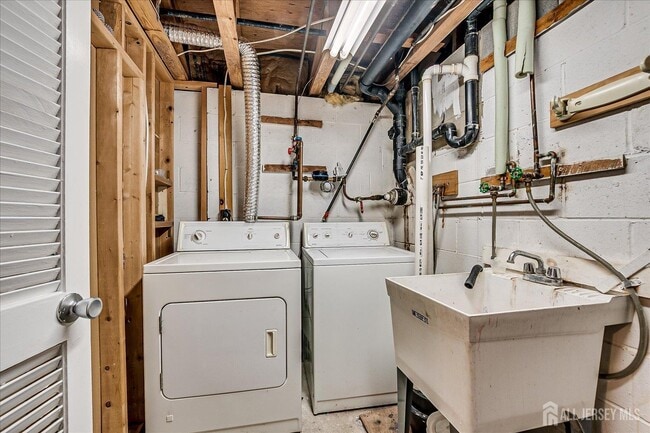 Building Photo - 6 Tulip Ct